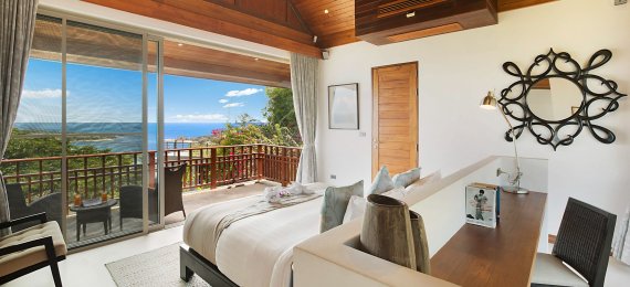naked Villa